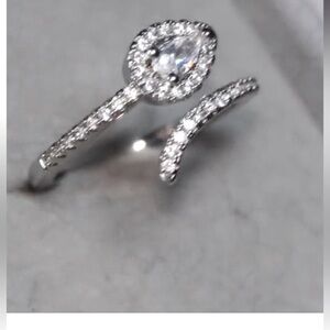 Elegant Silver  diamond Teardrop snake Ring Sz 8